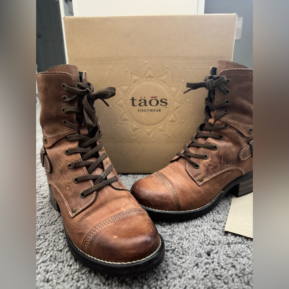 Taos Combat Boots size 39 (8)